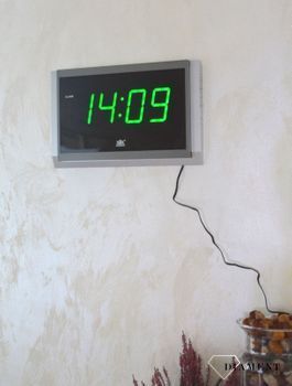 Zegar cyfrowy z zasilaniem sieciowym i wyświetlaczem i alarmem XONIX 2502. Zegar z dużymi cyframi na prąd. Zegar cyfrowy na ścianę.  (5).JPG